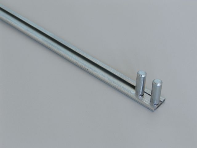 03 0922 650 801 C-PROFILÚ RÚD, 700 MM, 2 NIKKELEZETT BÚTORZÁR