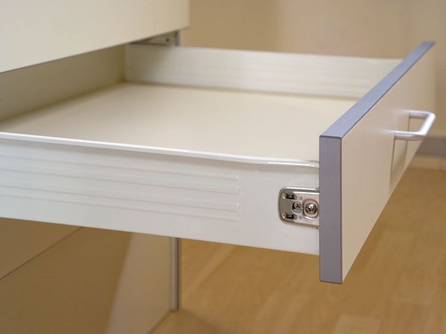 FDS-FF 118 FÉM FIÓKOLDAL, FEHÉR 118x400mm FIÓKCSÚSZÓ