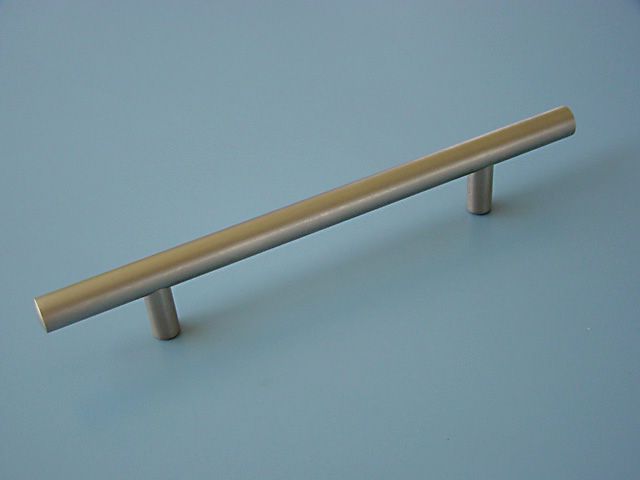 FOGANTYÚ 885-208, MATT NIKKEL Furattáv:  128mm 