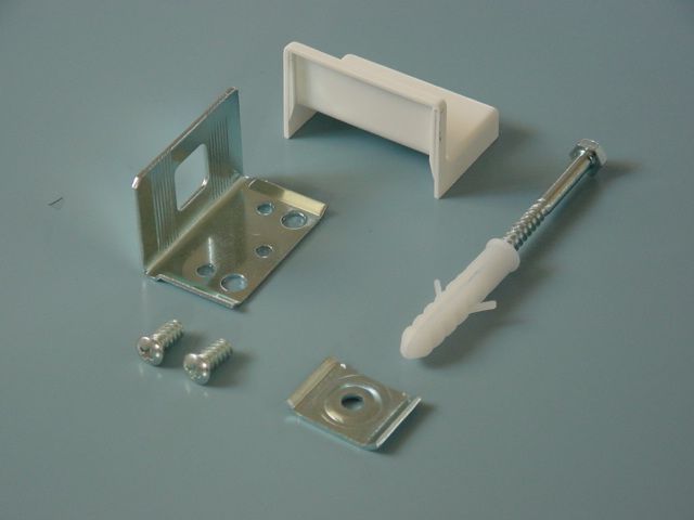 345-ÖS VASALAT TIPLIVEL, FEHÉR 56×35×35 mm SZEKRÉNY FÜGGESZTŐ