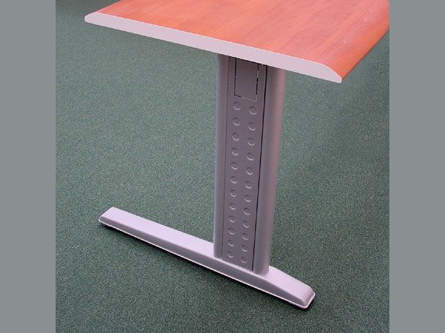 LÁB CANBERRA 695mm, ALUMINIUM RAL9006 alumnium láb IRODABÚTOR PROGRAM