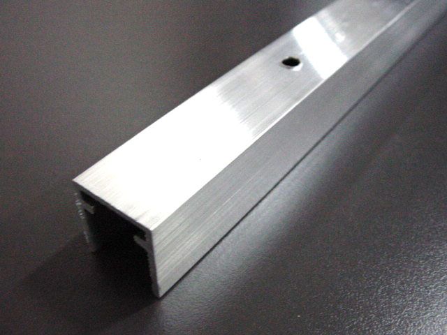 FELSŐ VEZETŐSÍN 390, CSAVAROZH, ALUMINIU 2 fm TOLÓAJTÓ SZERELVÉNY