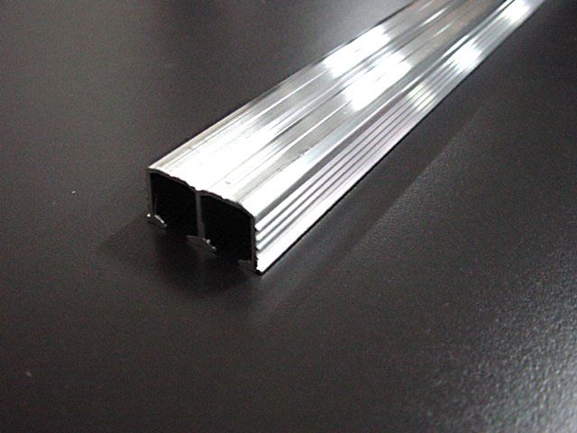 FELSŐ VEZETŐSÍN 970, NUTBA, ALUMINIUM 2 fm TOLÓAJTÓ SZERELVÉNY