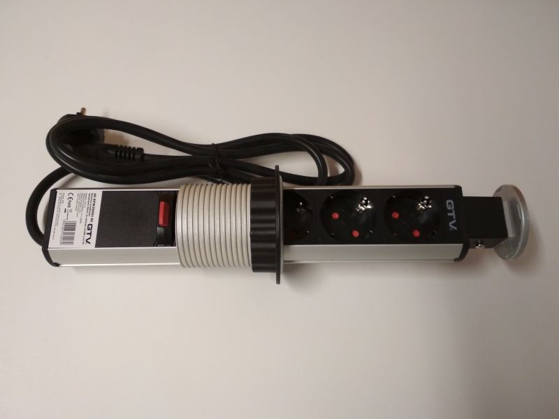 ELOSZTÓ 3-AS KIHÚZHATÓ D60 USB EZÜST 3x230V+2USB KONNEKTOR 