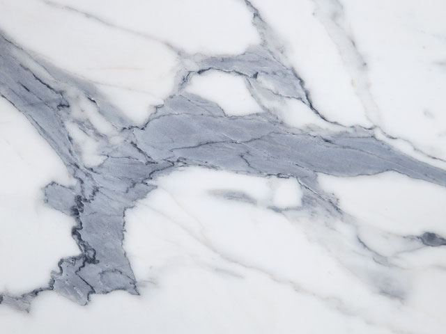 5547 LUCIDO GLOSSY FEHÉR MÁRVÁNY 4200x600x39mm KONFEKCIONÁLT MUNKALAP