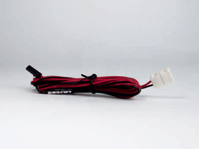 CSATLAKOZÓ KÁBEL CC1AMP FEKETE-PIROS 