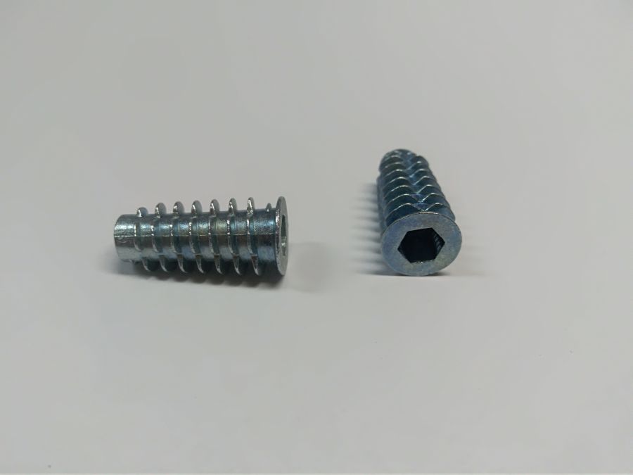 FAMENETES ANYA BELSŐ KULCSNYÍLÁSÚ M24, 6x24, 500db/doboz, horganyzott 