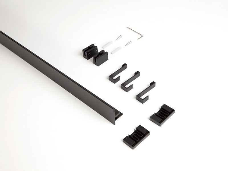 PRATIKA FALIPROFIL 3 DB AKASZTÓVAL FEKET 900x40x22MM KÜLSŐ FÉMRÁCS